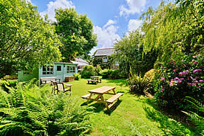 Waterside Cottage - shared garden